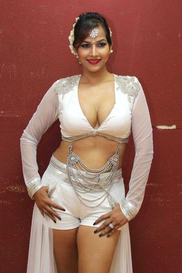 Singlimning eri bilan ruscha porno seksni onlayn tomosha qiling