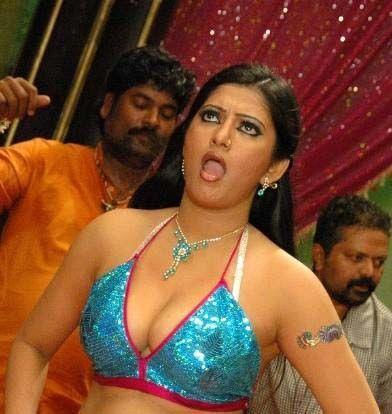 Taslima Sheik Hot Boobs Cleavages Pics