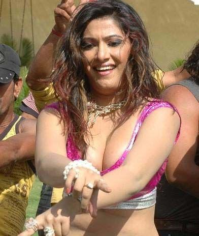 Taslima Sheik Hot Boobs Cleavages Pics