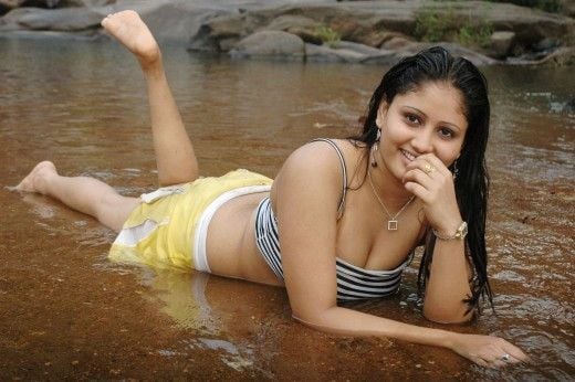 Telugu Actress Hot Navel Show Pics