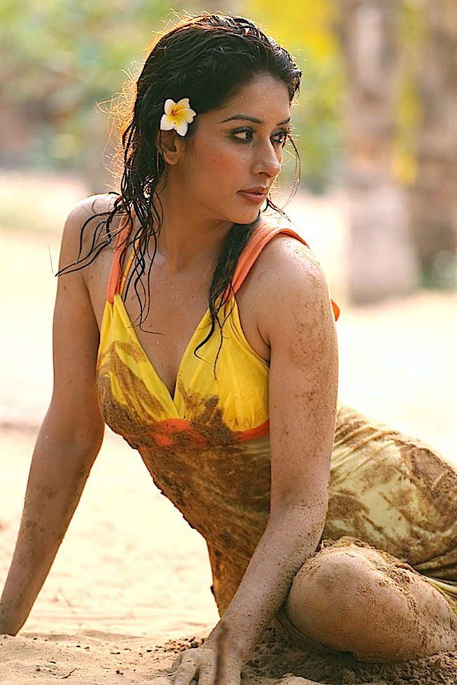 Telugu Actress Samiksha Hot Bikini Pics