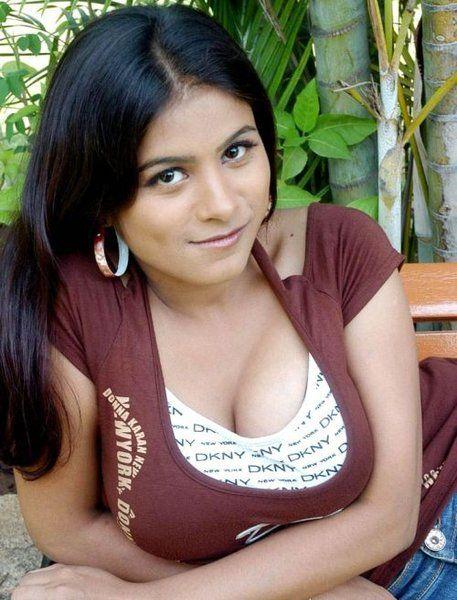 Telugu Actress Sizzling Photos