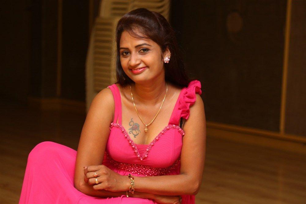 Telugu Actress Sizzling Photos