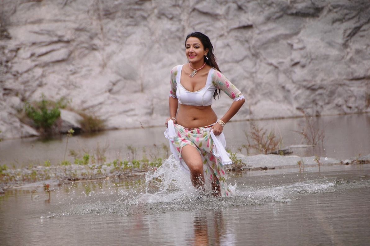 Telugu Actress Sonia Mann Spicy Stills