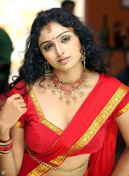 Telugu Actress Waheeda Romantic Pics