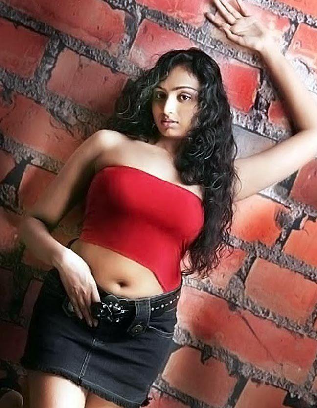 Telugu Actress Waheeda Romantic Pics