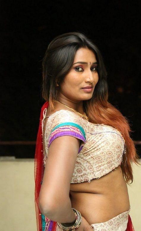 Telugu Anchor Swathi Naidu Hot Photos