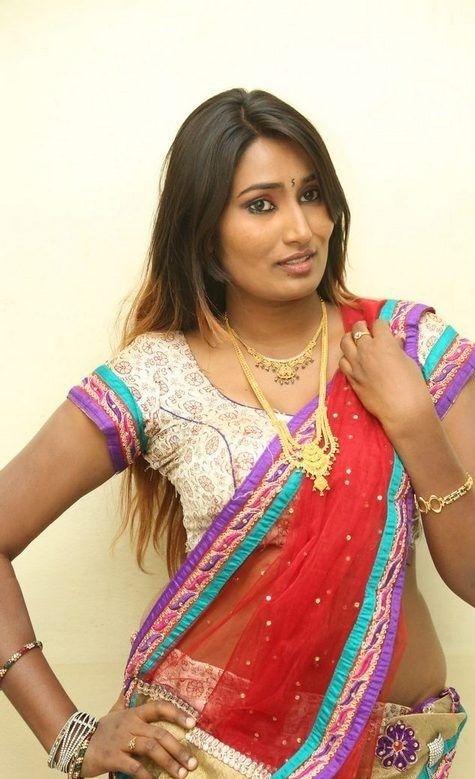 Telugu Anchor Swathi Naidu Hot Photos