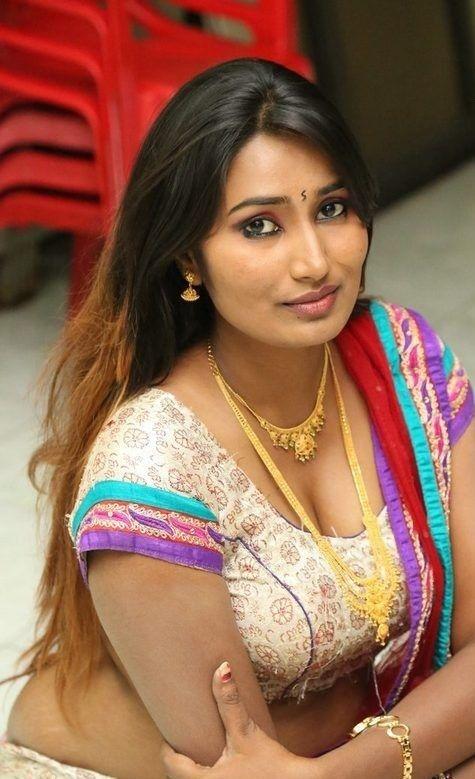 Telugu Anchor Swathi Naidu Hot Photos