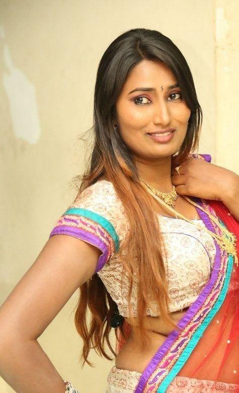 Telugu Anchor Swathi Naidu Hot Photos