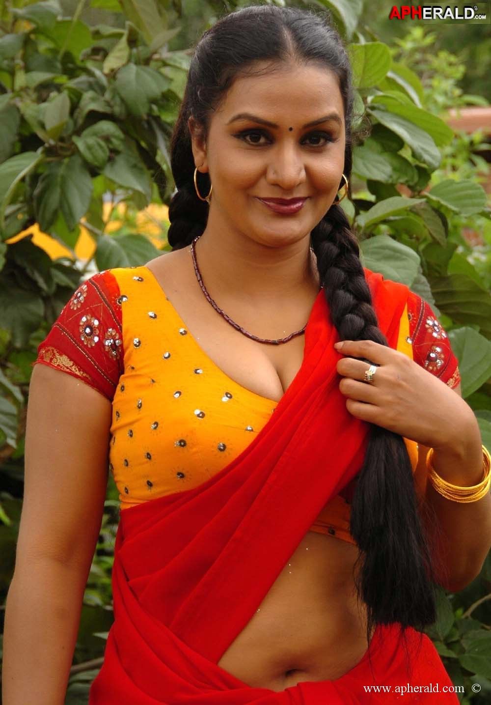 Telugu Vamp Actress Sexy Gallery