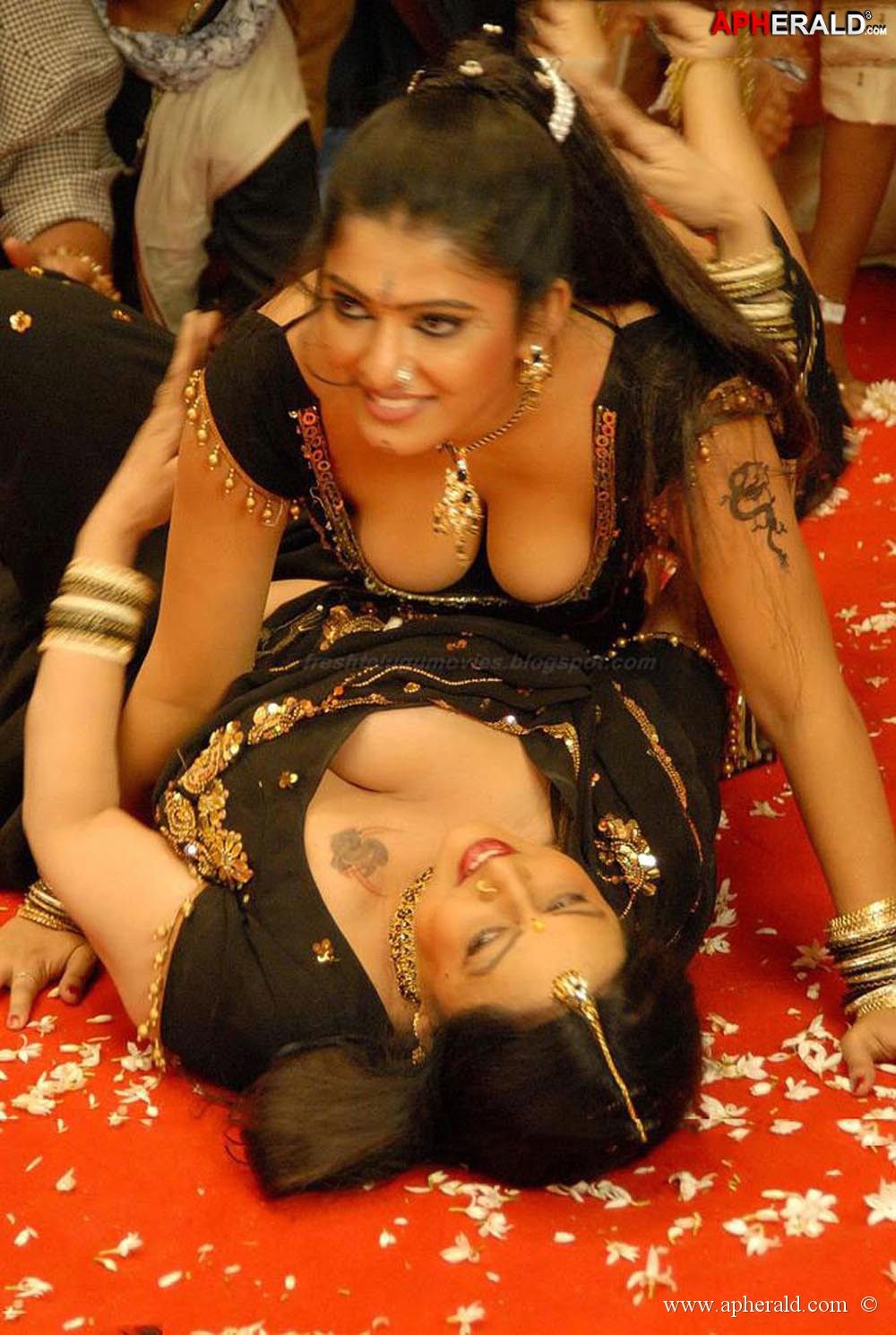 Telugu Vamp Actress Sexy Gallery