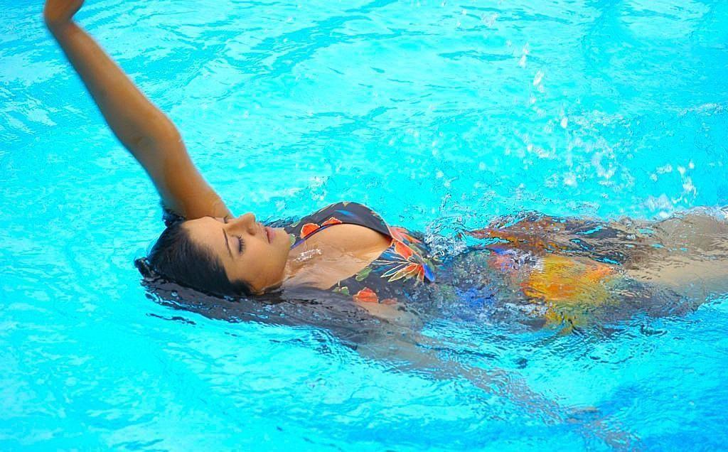 Tollywood Actress In Swimming Spicy Photos