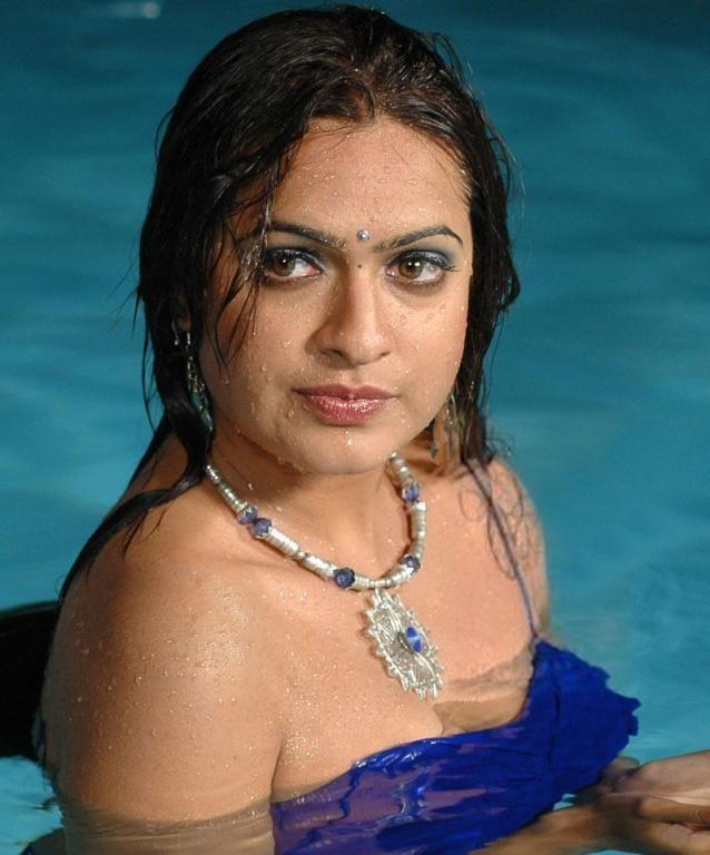 Tollywood Actress In Swimming Spicy Photos