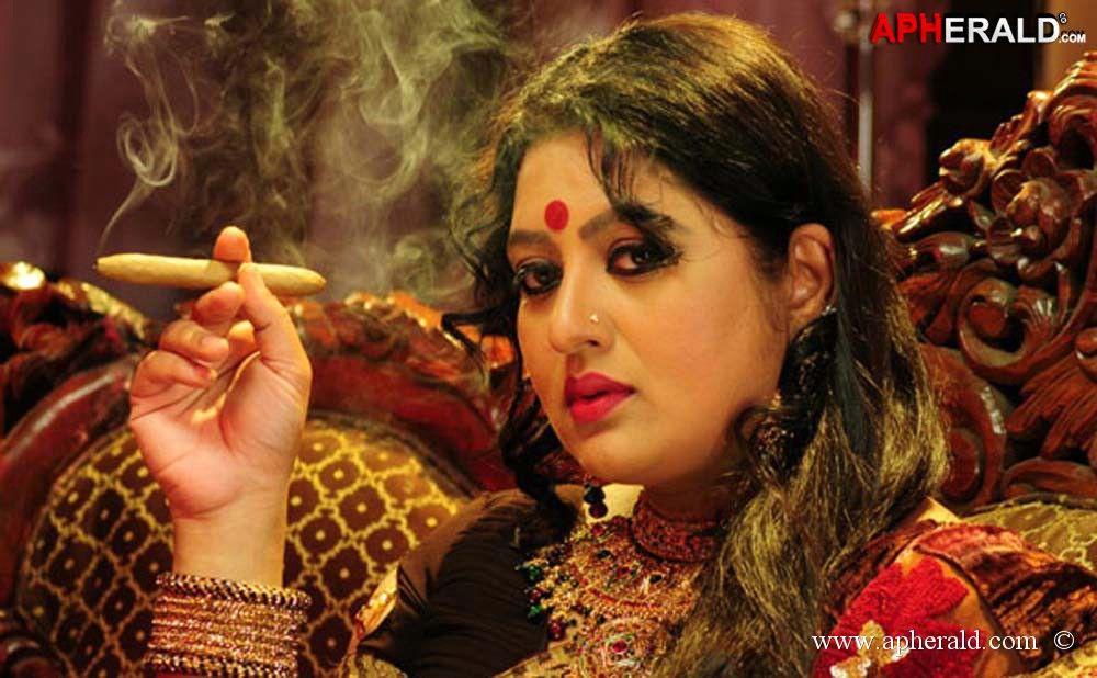 Tollywood Vamp Actress Hot & Sexy Photos