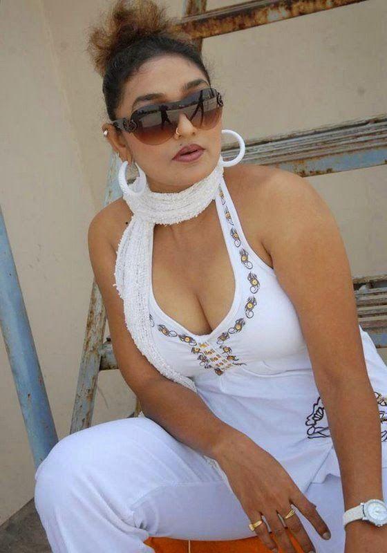 Tollywood Vamp Actress Hot & Sexy Photos