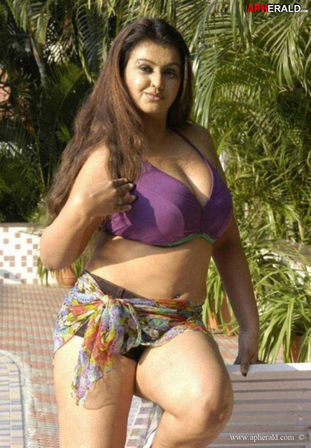 Tollywood Vamp Actress Hot & Sexy Photos
