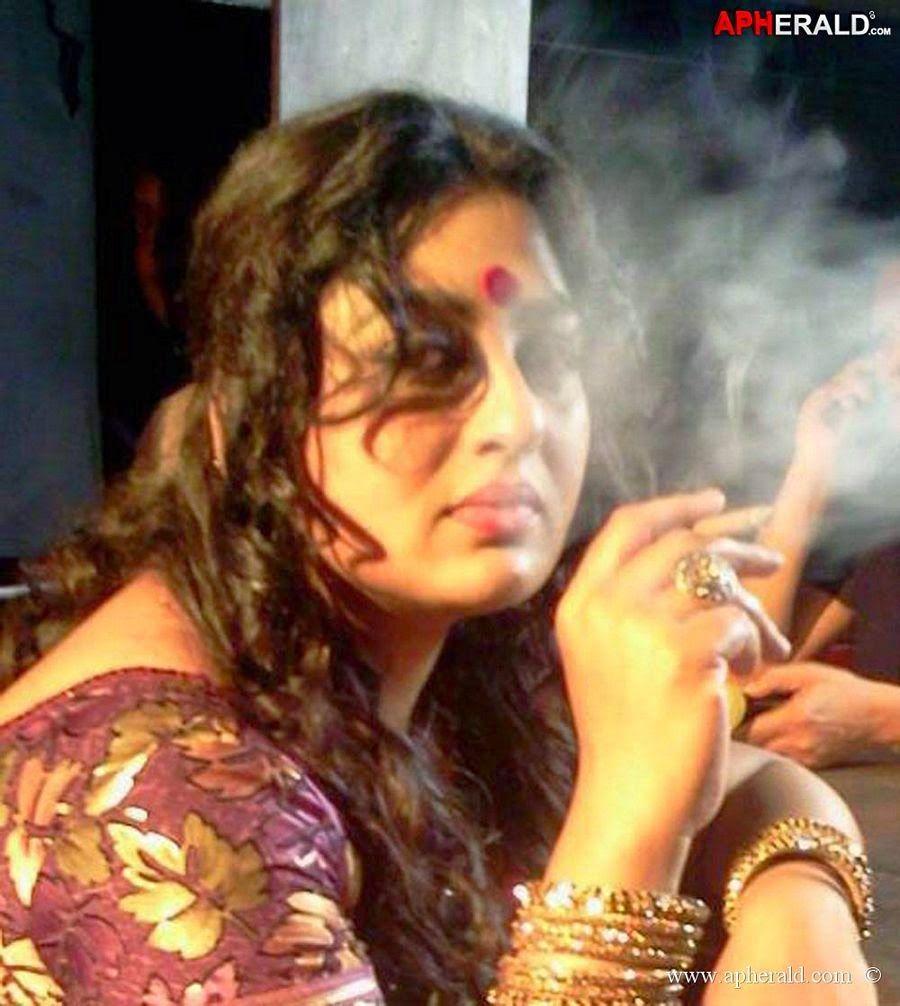 Tollywood Vamp Actress Hot & Sexy Photos