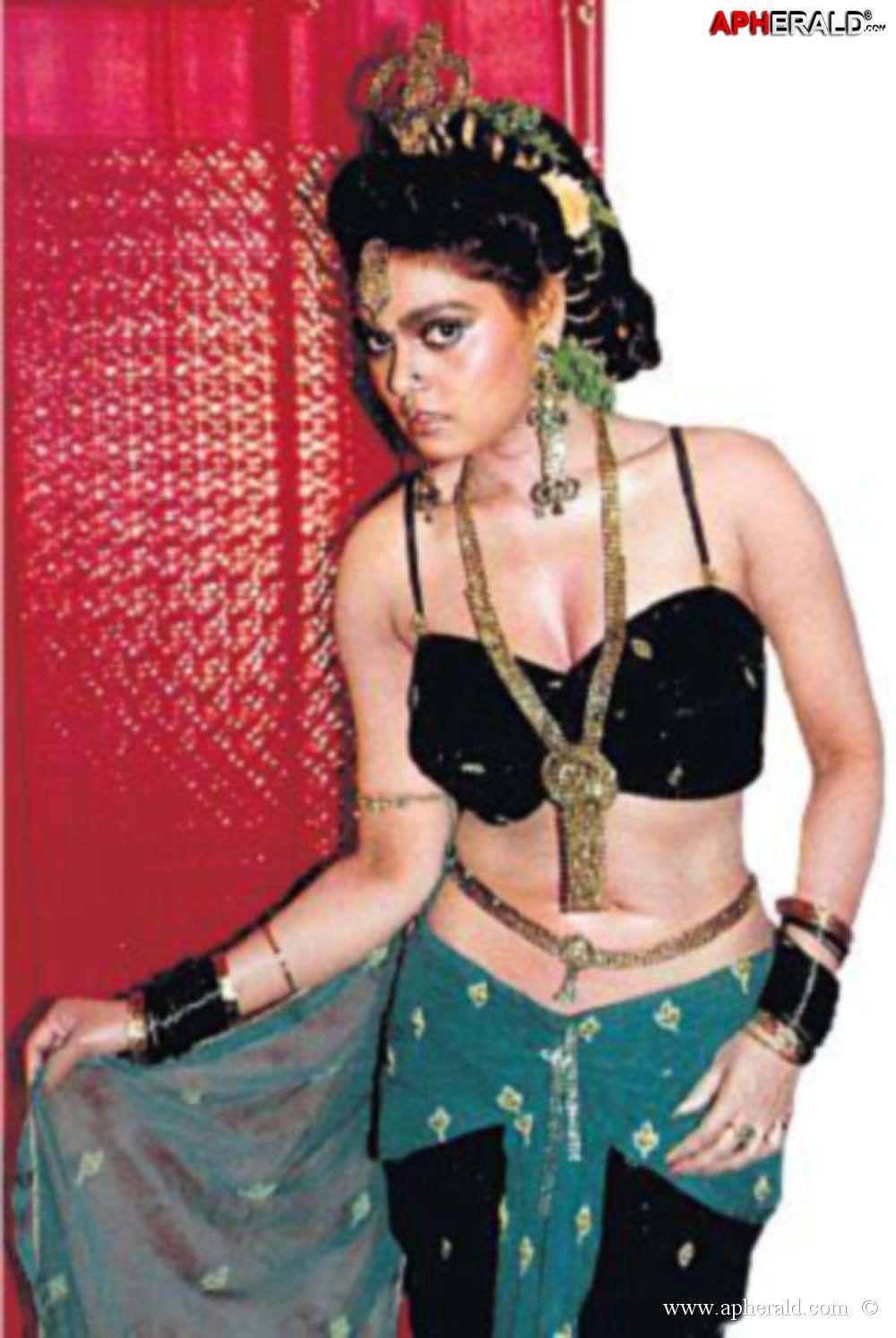 Tollywood Vamp Actress Hot Pics