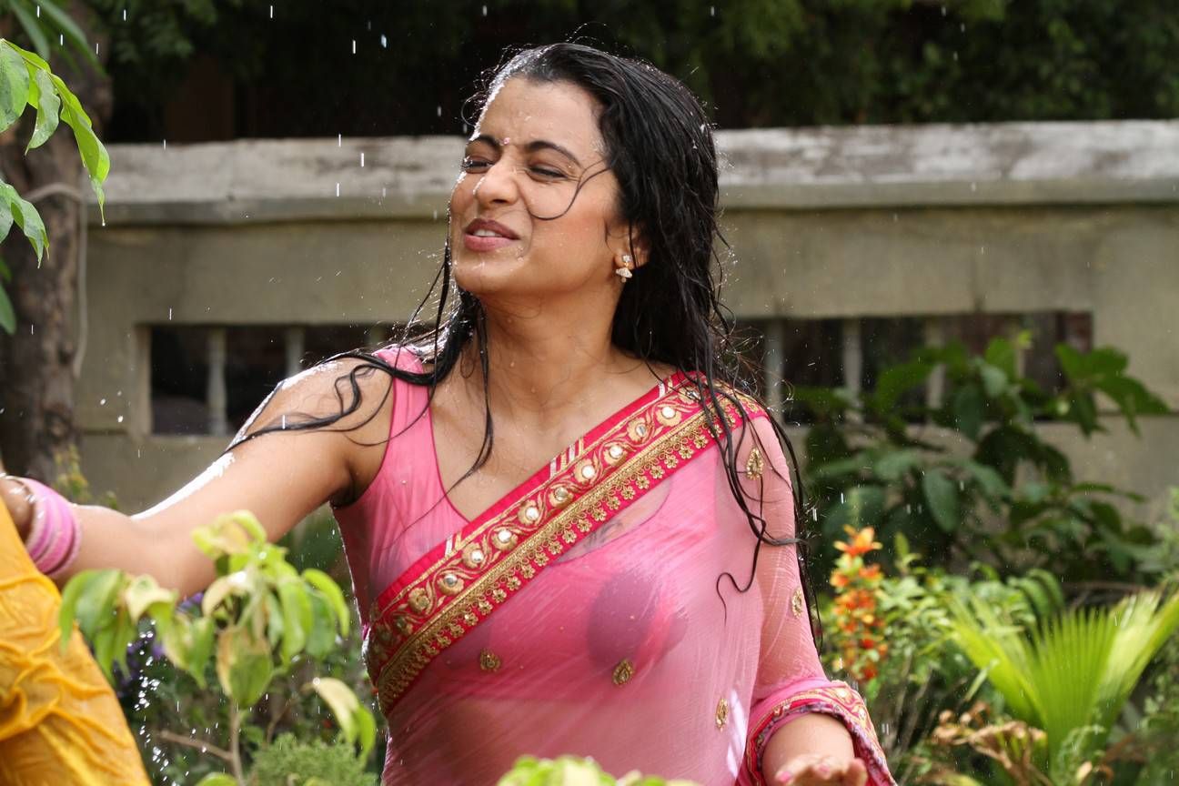 Actress Trisha Hot and Wet Photos