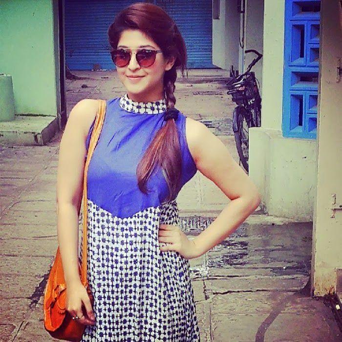 TV Actress Sonarika Bhadoria Hot Photos