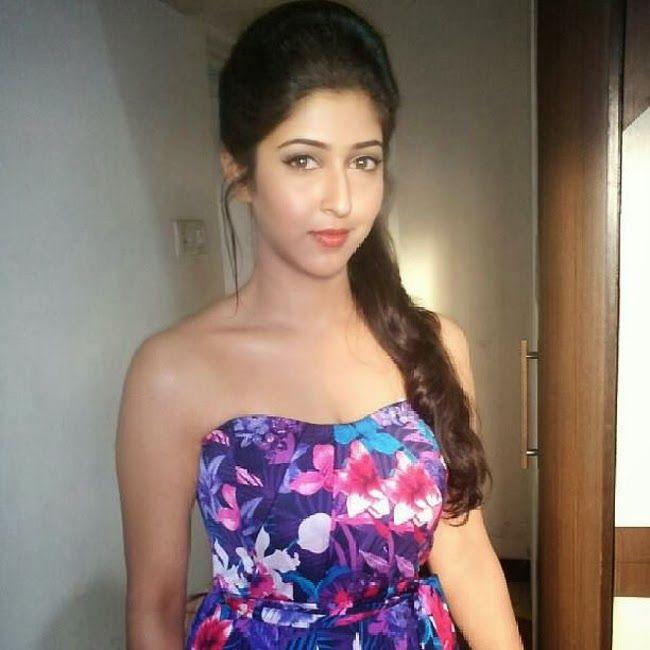 TV Actress Sonarika Bhadoria Hot Photos