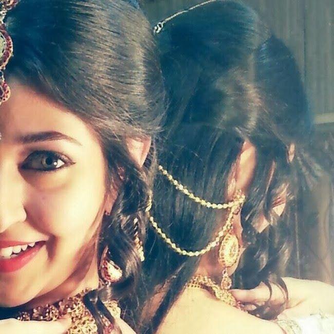 TV Actress Sonarika Bhadoria Hot Photos