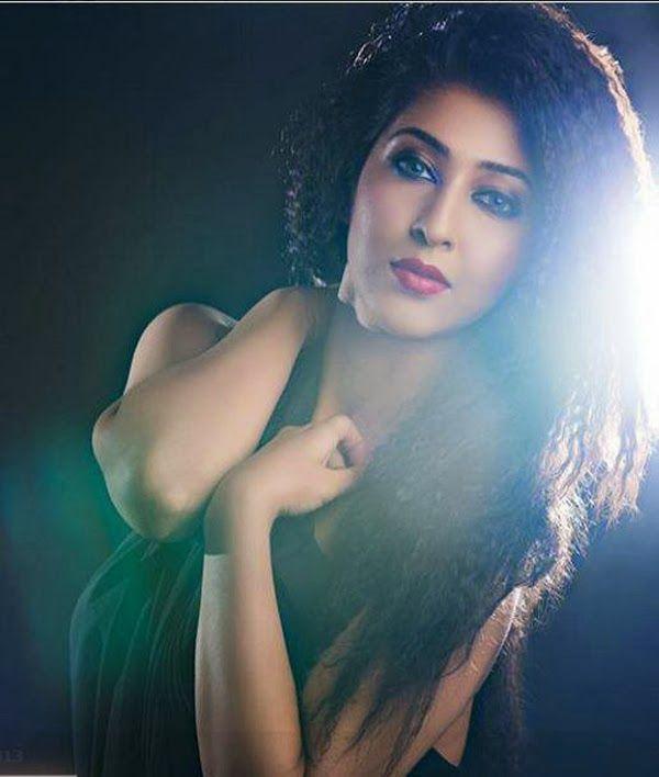 TV Actress Sonarika Bhadoria Hot Photos