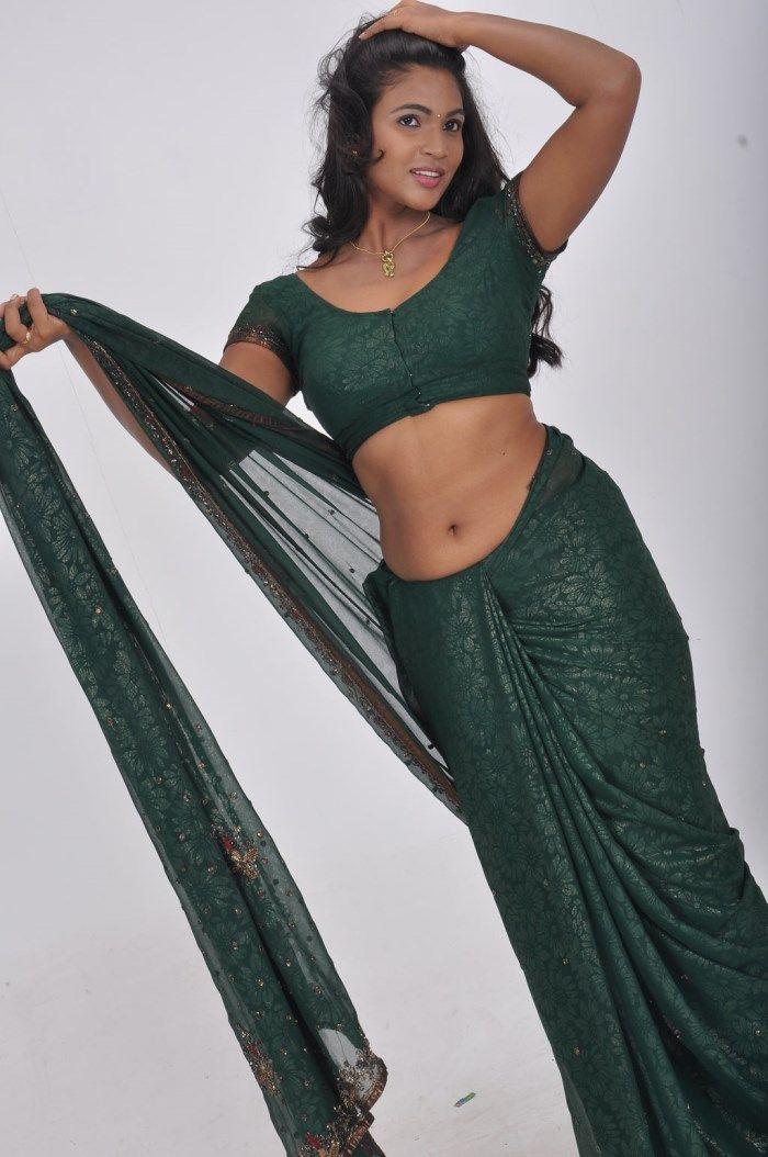 Twinkle Sexy Saree Pics