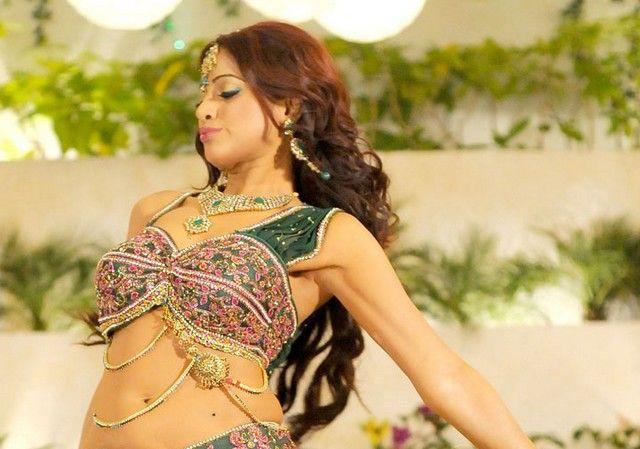 Udaya Bhanu Hot Sexy Pics