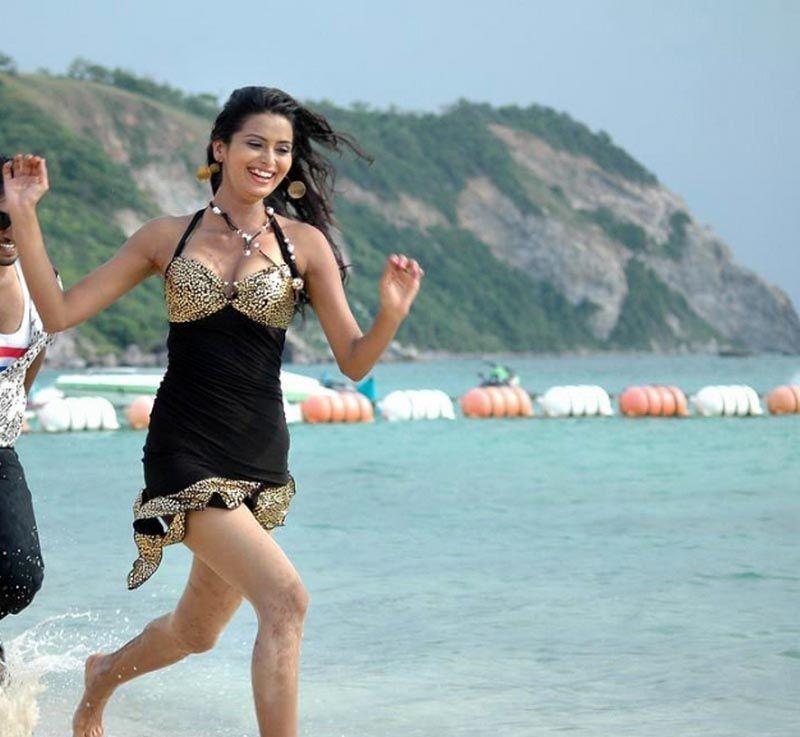 unseened Tamil actress hot photos