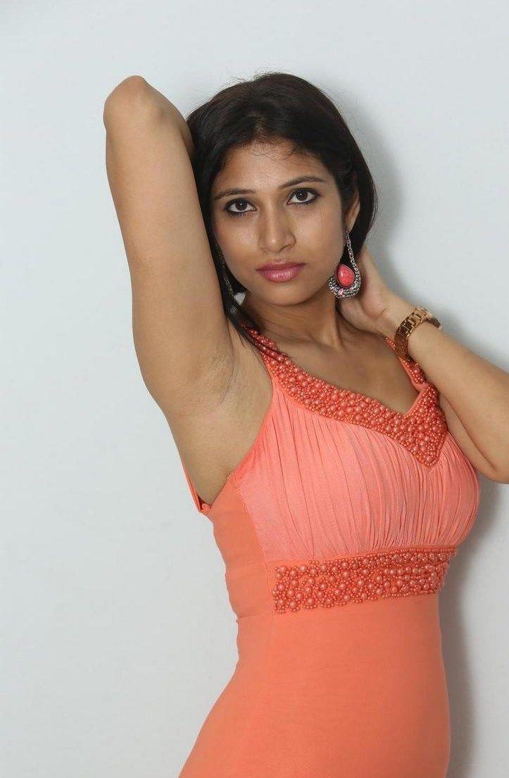Vanditha Hot Clevage Photos