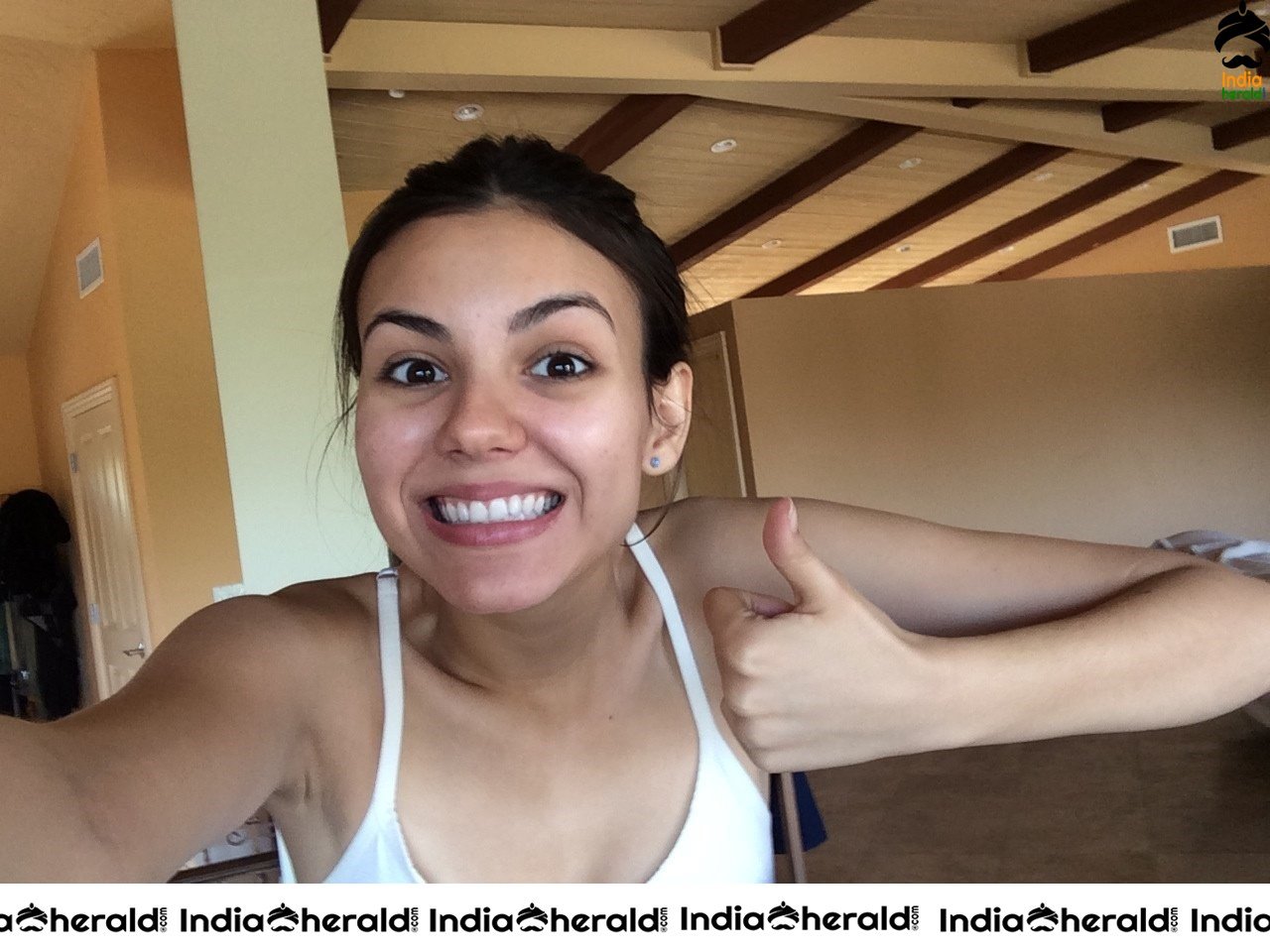 Victoria Justice LEAKED PRIVATE HOT TOPLESS EXPOSING PHOTOS