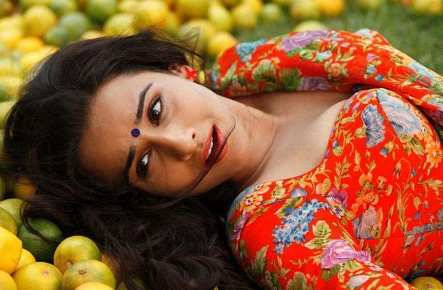 Vidya Balan Hot Photos