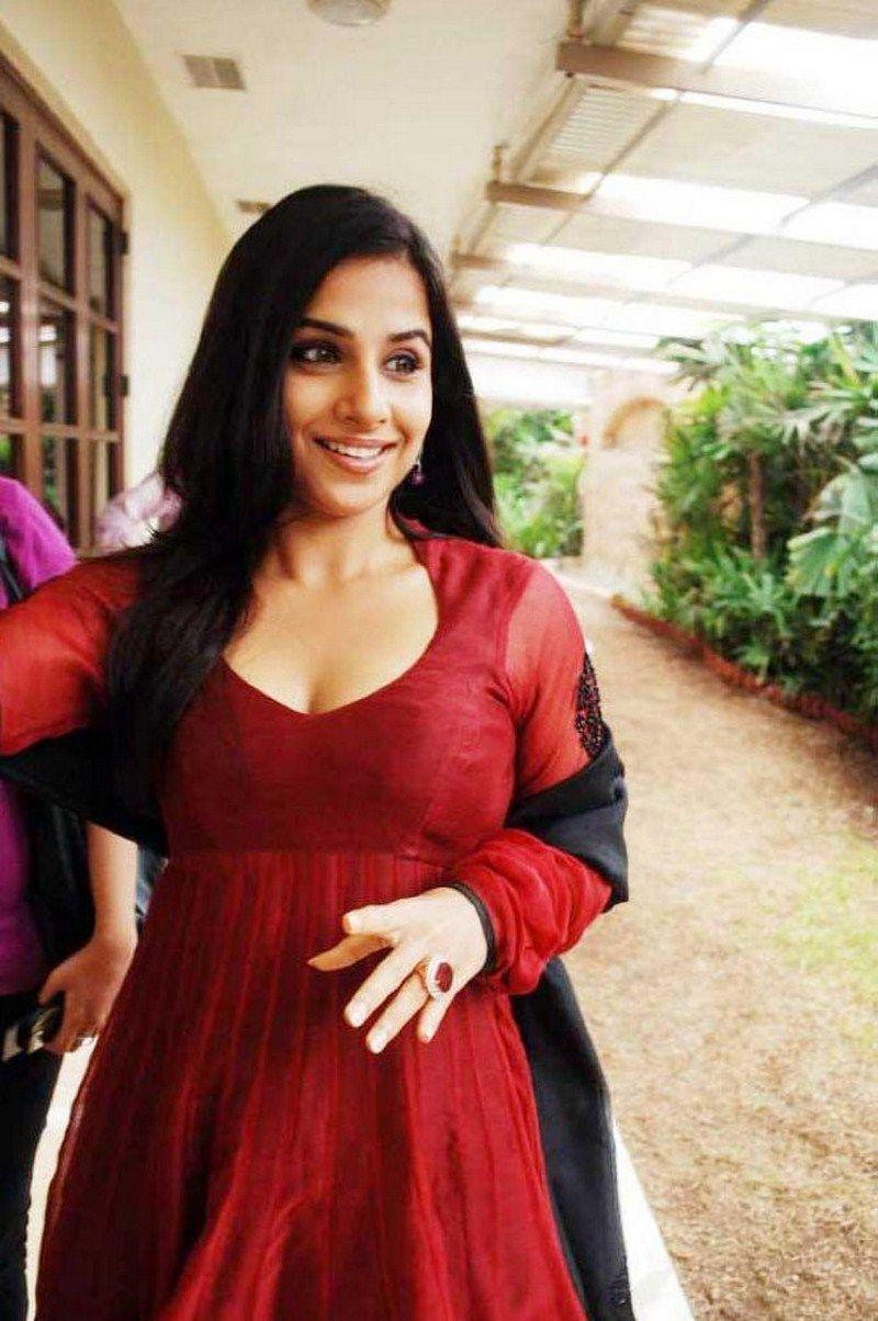 Vidya Balan Hot Pictures