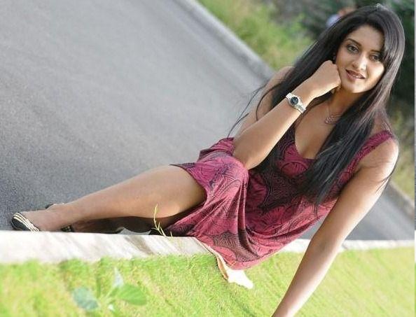 Vimala Raman Sexy Photos