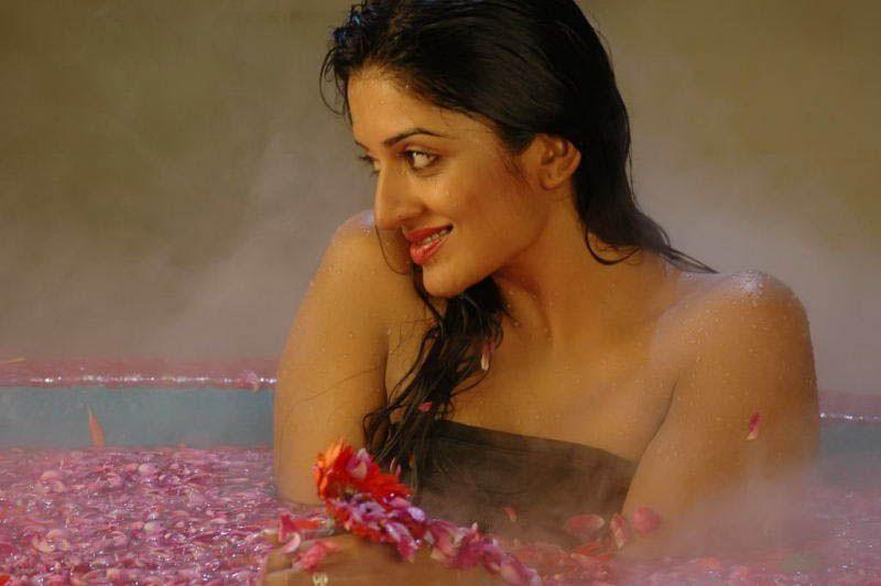 Vimala Raman Sexy Photos