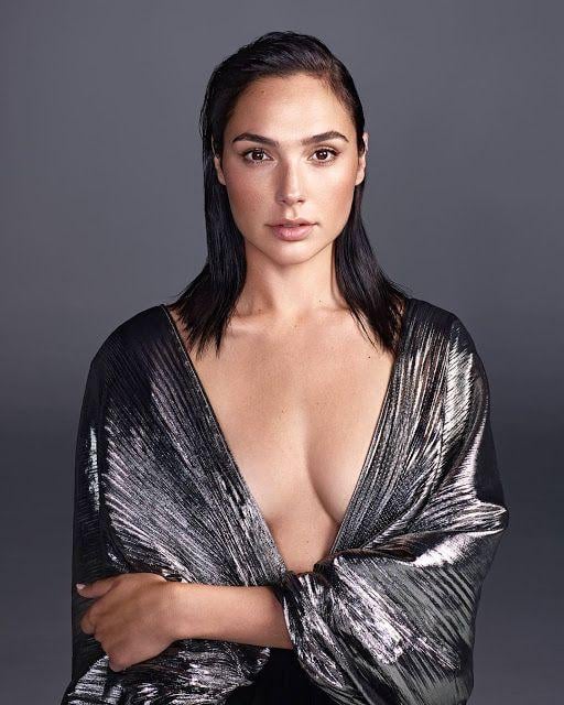 Wonder Woman Actress Gal Gadot Latest HOT Photo & Stills