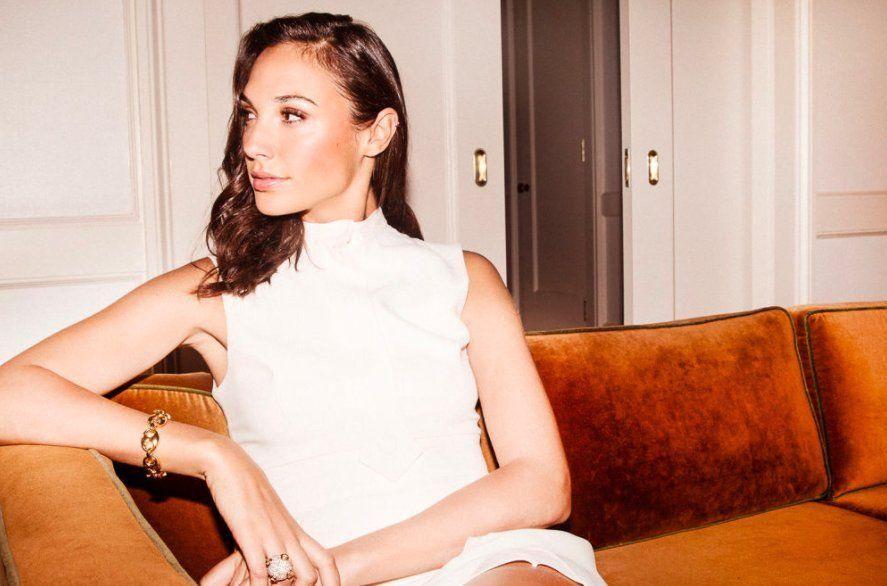 Wonder Woman Actress Gal Gadot Latest HOT Photo & Stills