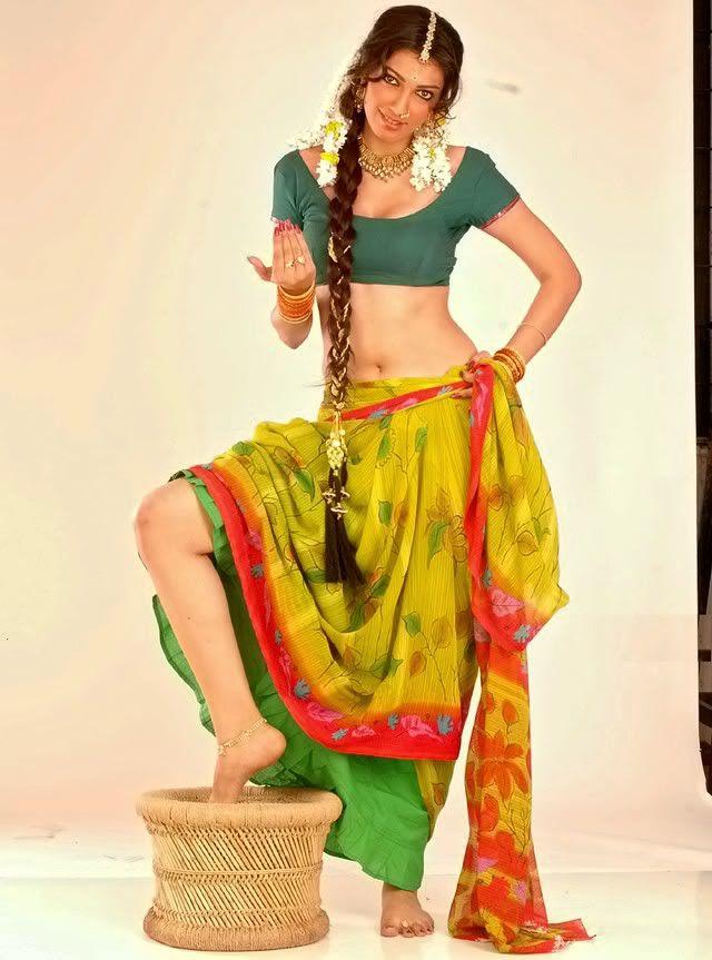 Yukta Mookhey Sexy Stills