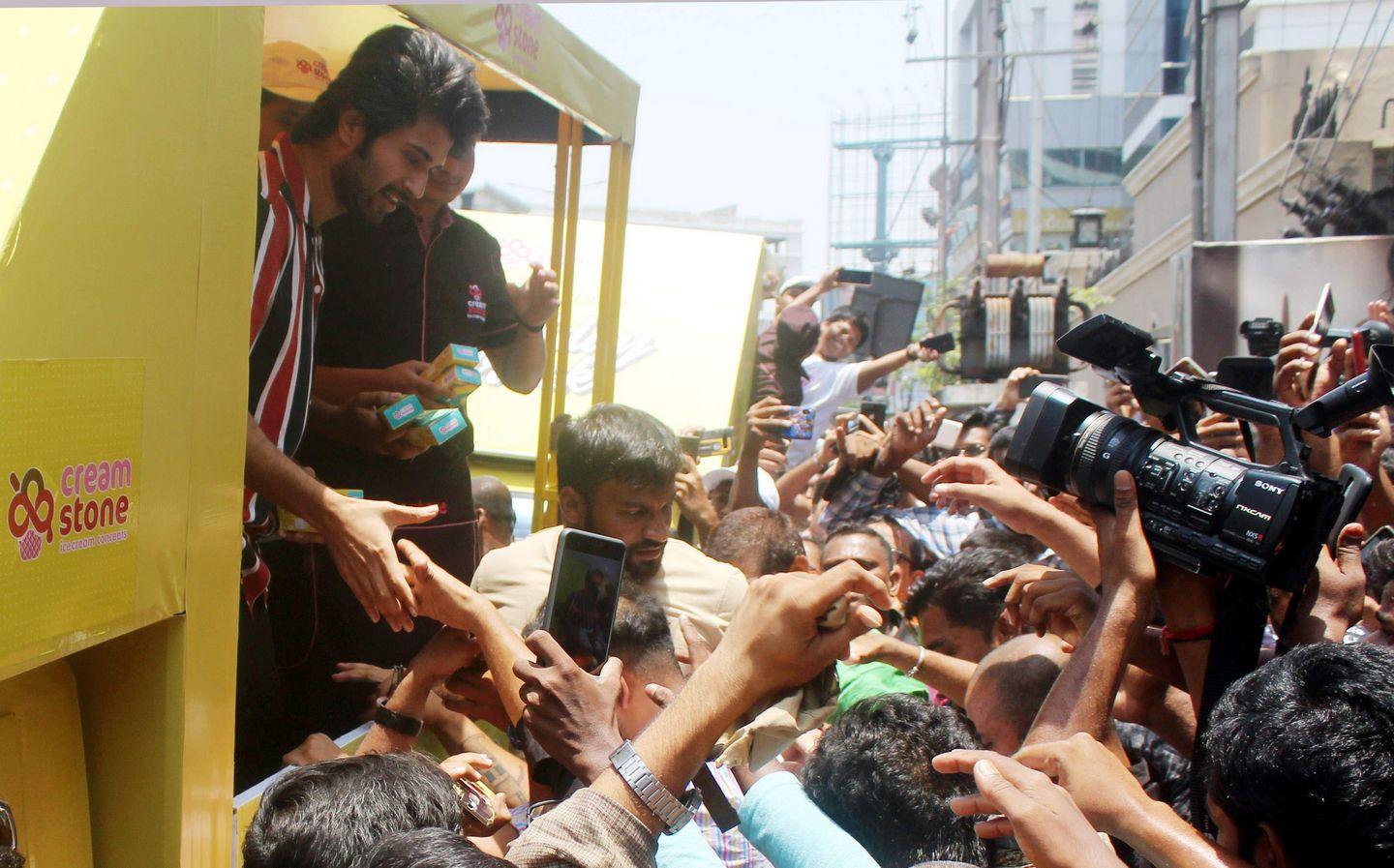  Vijay Deverakonda Birthday Truck