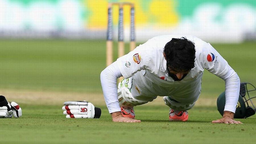 100 Iconic Cricket Photos That Every Fan Should See