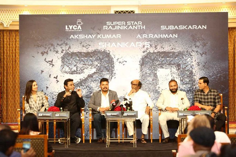 2.0 team at Dubai Photos