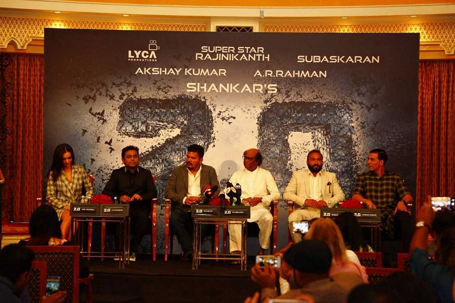 2.0 team at Dubai Photos