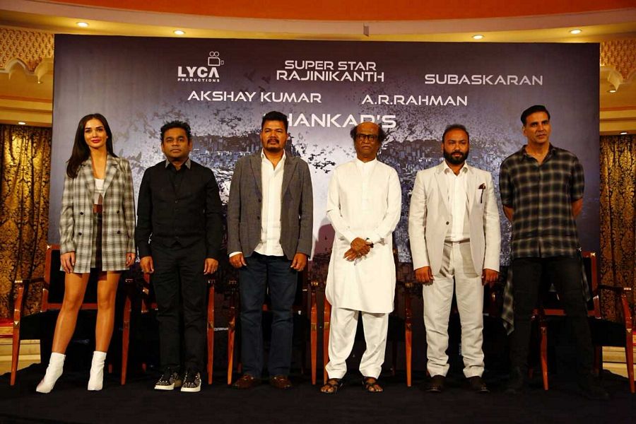 2.0 team at Dubai Photos