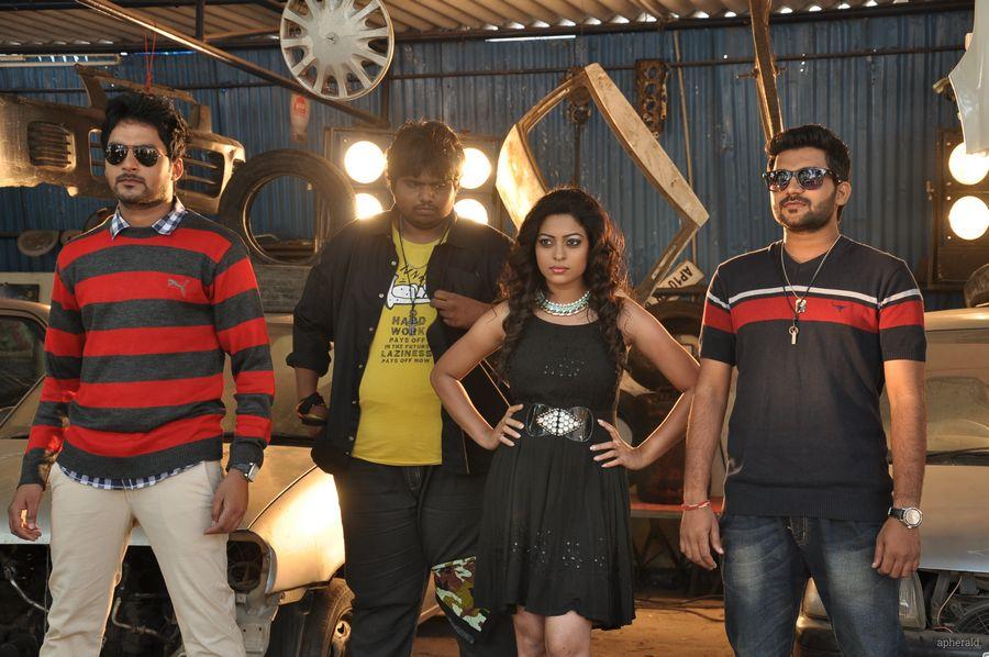 2000 crore black money Movie pics