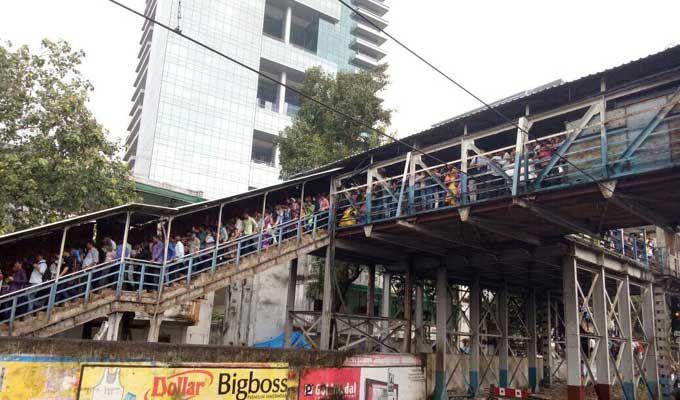 22 Dead Many Injured In Stampede Near Mumbai's