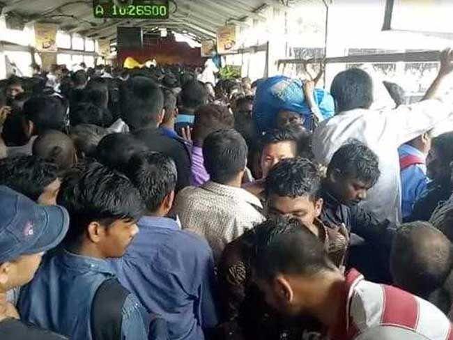 22 Dead Many Injured In Stampede Near Mumbai's