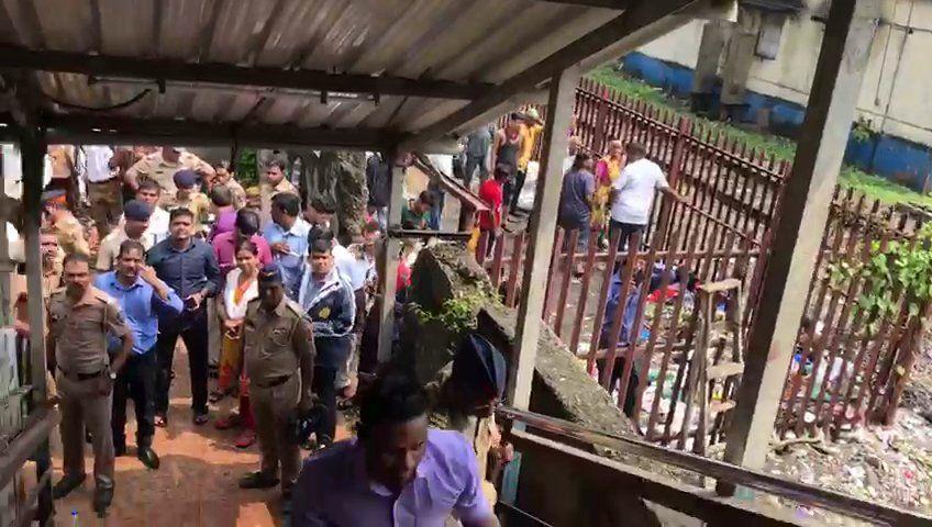 22 Dead Many Injured In Stampede Near Mumbai's
