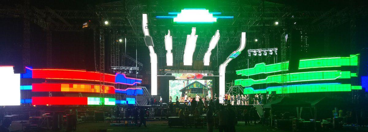 2Point0 Audio Launch Stage Leaked Photos